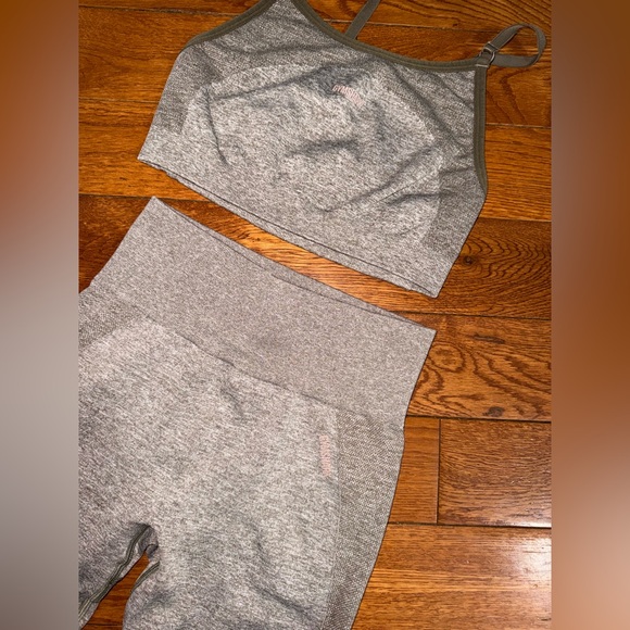 Gymshark Olive and Gray set - Picture 2 of 4